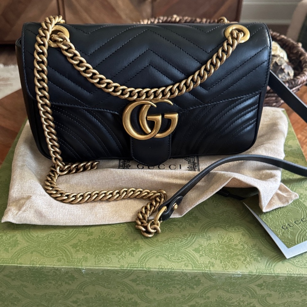 Gucci Black Quilted Leather Shoulder Bag with Gold Hardware - Picture 2 of 10